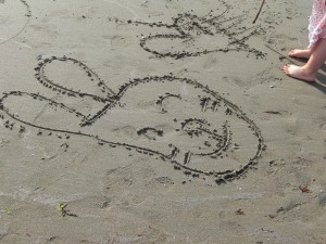 砂浜に描いた絵