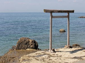 つぶて浦の鳥居